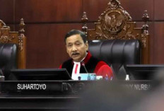 MK Tolak Uji Materi UU Lalu Lintas Terkait Larangan Merokok saat Berkendara