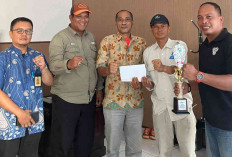 Tim Voli Pantai Putra Berprestasi, Ketua PBVSI Belitung Edi Usdianto Berikan Bonus