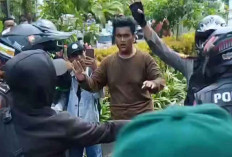 Bentrok Singkat Warnai Aksi Demo di DPR RI, Pengamanan Tanpa Senjata Api
