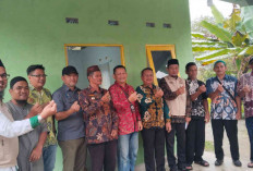 Baznas Belitung Serahkan Dua RTLH di Desa Air Selumar
