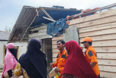 Puting Beliung Selat Nasik Rusak 13 Rumah, BPBD Belitung Gerak Cepat Salurkan Bantuan