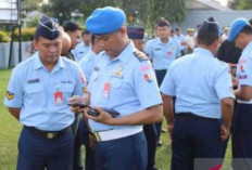 Cegah Terlibat Judi Online, Satpom Lanud H.AS Hanandjoeddin Belitung Periksa Handphone Personel