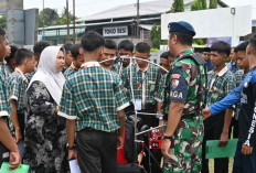 Santri Darul Arofah Antusias Kunjungi Lanud H.AS Hanandjoeddin, Belajar Dunia Dirgantara Sejak Dini