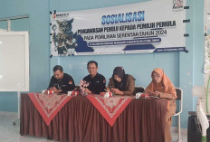 Panwaslucam Sosialisasi Pengawasan Pilkada 2024 di SMKN 1 Simpang Renggiang