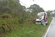 Mobil Puskesmas Keliling Alami Kecelakaan di Membalong, Tabrak Tiang Listrik