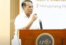 Adab Berpolitik Kaum Intelektual: Antara Moral, Kekuasaan, dan Pengkhianatan Akademik