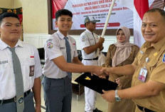 Estafet Kepemimpinan OSIS SMAN 1 Manggar, Tio Hendriawan dan Dimas Supriaji Ambil Alih Komando