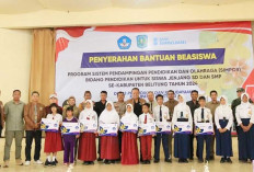  1.085 Pelajar Belitung Terima Bantuan Beasiswa Program Simpor 2024, Segini Besarannya