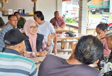 KPU Beltim Edukasi Nelayan di Warkop Pesisir, Tekan Sikap Apatis Jelang Pemilu