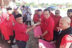 Pelantikan PAC PDIP Beltim, Rudianto Tjen: Pengurus Ranting Harus Jadi Penyalur Aspirasi Rakyat
