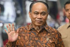 Budi Arie Setiadi Sebut Senam Pagi Awali Retreat Kabinet Merah Putih