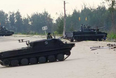 Korps Marinir TNI AL Latihan Pendaratan Amfibi di Belitung