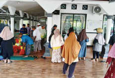 Masjid At-Taqwa Dusun Pilang Salurkan 156 Paket Bapok untuk Warga di Ramadan 1447 H