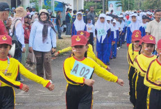 Lomba Gerak Jalan Meriahkan HUT ke-79 RI di Kecamatan Simpang Renggiang