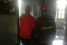 Rumah Warga Air Raya Terbakar, Damkar Sigap Padamkan Api dalam 30 Menit