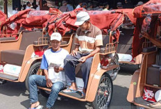 Ketika Listrik Gantikan Letih Para Penarik Becak Lansia