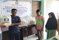 PT WMTK Salurkan 300 Paket Bapok untuk Warga Dua Desa di Gantung
