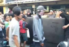 Ahmad Sahroni ke Singapura, Rumah Diamuk Massa, Barang Mewah Dijarah hingga Mobil Hancur