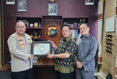 MAKIN Beltim Beri Penghargaan ke Polres dan Tim Reskrim Atas Pengungkapan Pencurian Hiolo di Kelenteng
