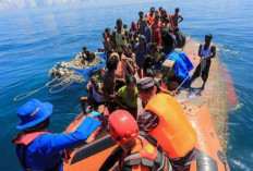 Kapal Rohingya Karam di laut Aceh, Tim SAR Temukan 69 Imigran yang Jadi Korban