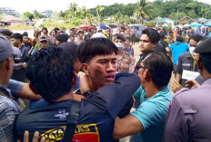 Rekonstruksi Pembunuhan di Desa Tanjung Binga Ricuh, Pelaku Dendam Masa Lalu