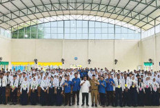 Staf Ahli Gubernur Babel Buka MPLS SMAN 1 Manggar, Tekankan Karakter dan Etika Digital