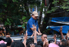 Prabowo Tinjau Bantaran Rel Senen, Tegaskan Tekad Sediakan Hunian Layak