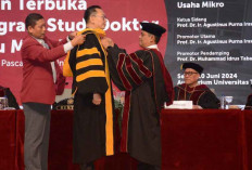 Mantan Wakil Bupati Belitung, Isyak Cetak Sejarah Doktor Pertama Untar IPK Cumlaude