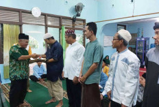 Safari Ramadan Muhammadiyah Babel, Ustad Fadillah Bagikan Sembako dan Beasiswa
