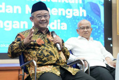 Mendikdasmen Abdul Mu'ti Umumkan Kenaikan Gaji Guru untuk Meningkatkan Kualitas Pendidikan