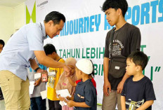 Rayakan HUT ke-1, Angkasa Pura Santuni Anak Yatim di Desa Buluh Tumbang