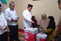 Jemaah Haji Meninggal, Kemenag Belitung Serahkan Koper ke Istri Almarhum