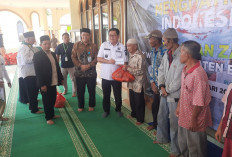 Baznas Babel Perluas Penyaluran Zakat di Beltim, Ratusan Warga Terima Bantuan 