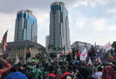 Demo Ojol: Potongan Masuk ke Aplikator Bisa Capai Rp300 Miliar per Hari, Driver Dapat Apa?