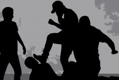 Mantan Direktur RSUD Dikeroyok di Depan Keluarga, Oknum Polisi Diduga Terlibat