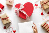 10 Ide Hadiah Valentine 2025, Dijamin Bikin Momen Makin Spesial!